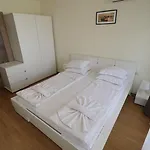 Crown Club Apartament *