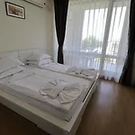 Apartament Crown Club *