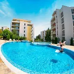 Apartament Crown Club *