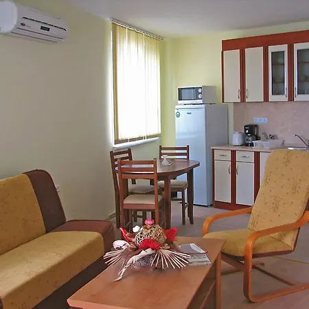 Crown Club Apartamento